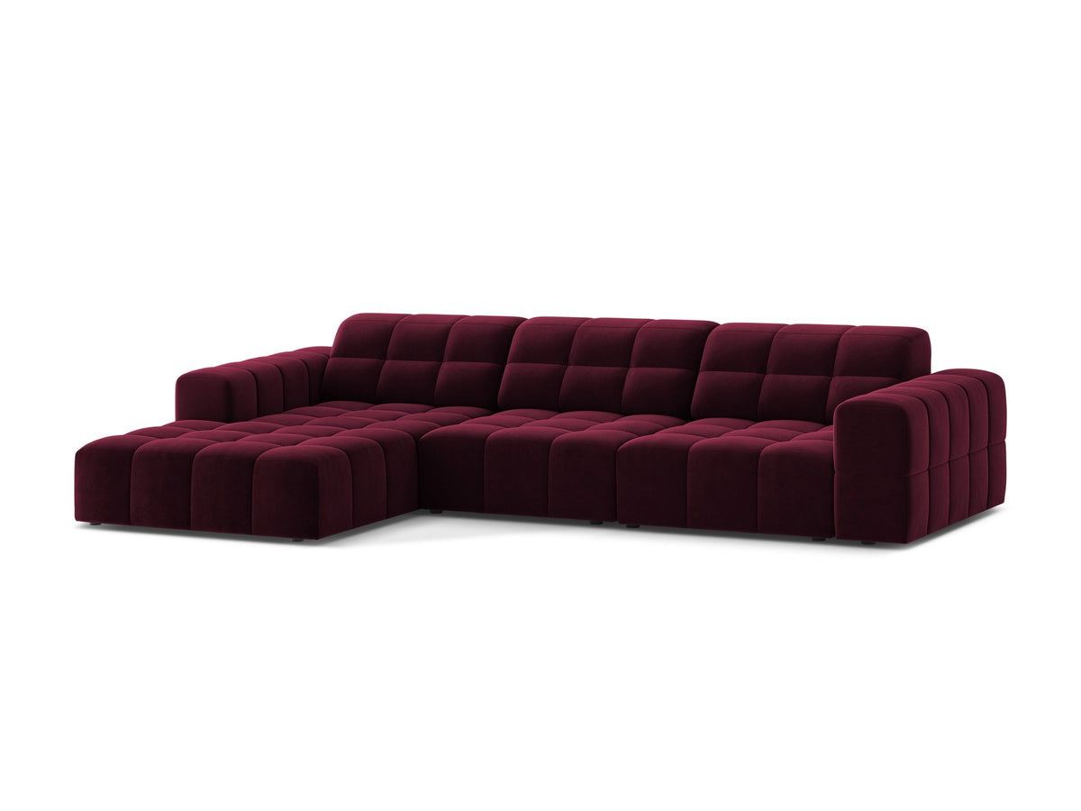 Linksseitiges L-Sofa Jennifer von Micadoni in leichtem Beige, Bluvel-Stoff, mit schwarzen Kunststoffbeinen und niedriger Rückenlehne.