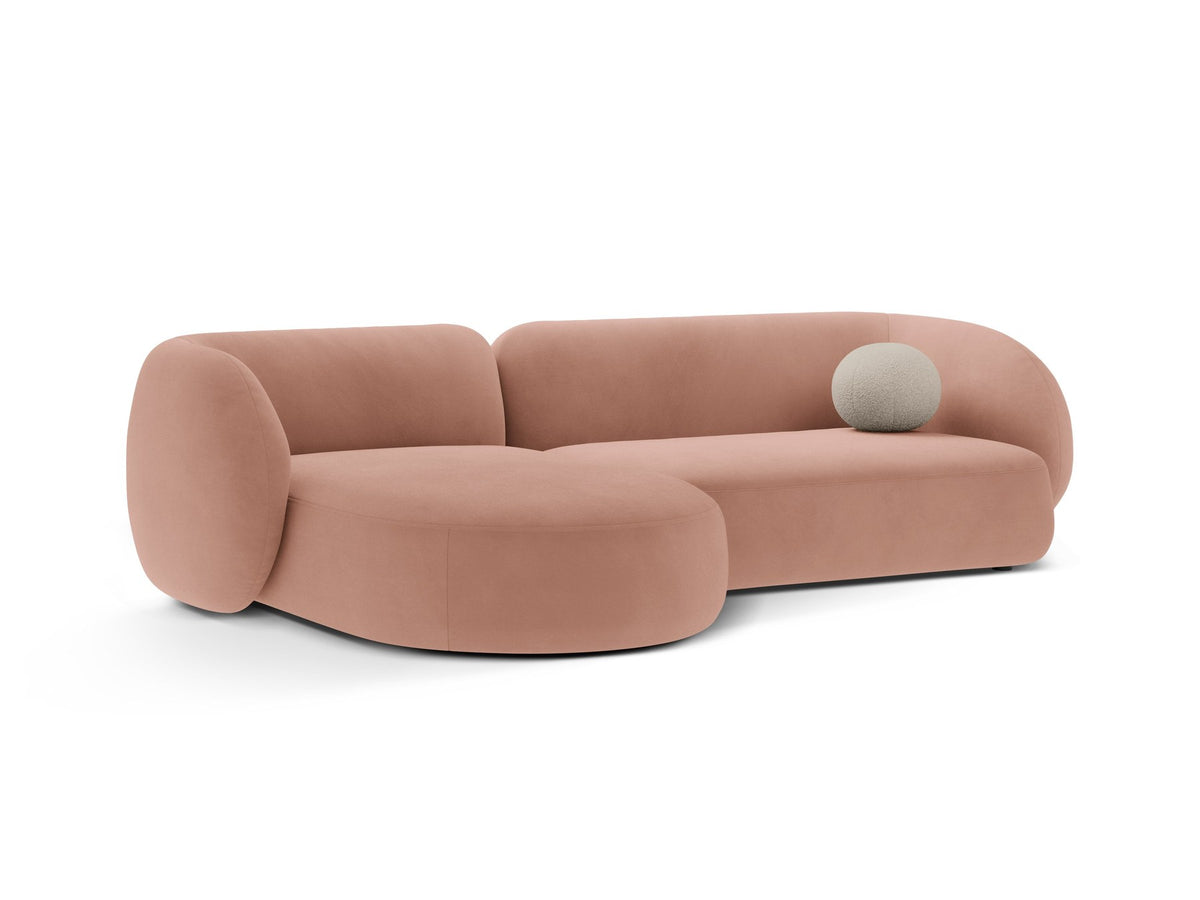 Produktfoto des weissen Kate Ecksofas links von Micadoni mit Bouclé-Stoffbezug, schwarzen Kunststoffbeinen und niedriger Rückenlehne.