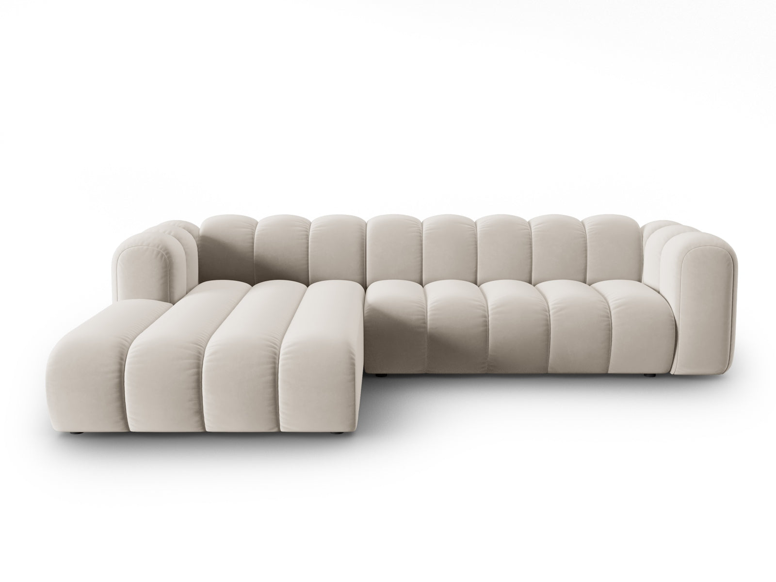 Lupine Velour modulares Ecksofa links 4 Sitzer in Beige-Salvador präsentiert im Onlineshop von KAQTU Design AG. L-Sofa links ist von Micadoni