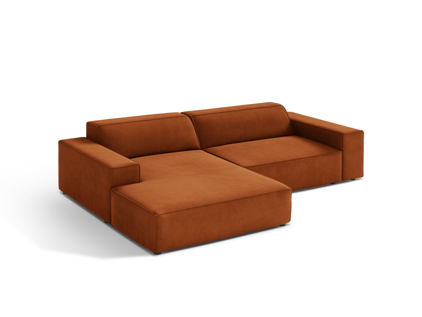 Elegantes Jodie Velour Ecksofa links in warmem Terracotta, ideal für stilvolle Wohnräume. Modulares Design für individuelle Anpassung.