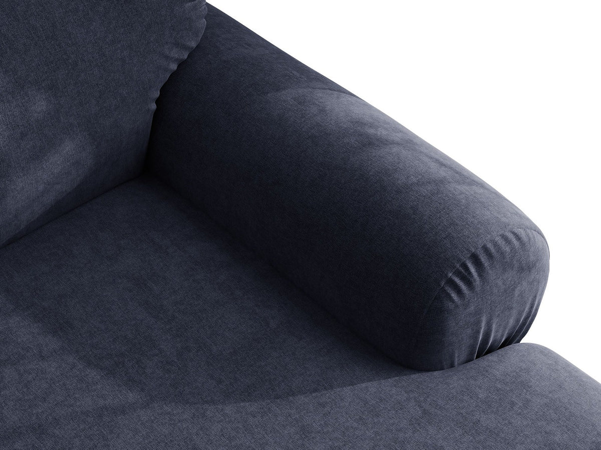 Beiges L-förmiges Ecksofa Ophelia von Micadoni mit Liberty-Stoffbezug, schwarzen Kunststoffbeinen und niedriger Rückenlehne, seitliche Ansicht.