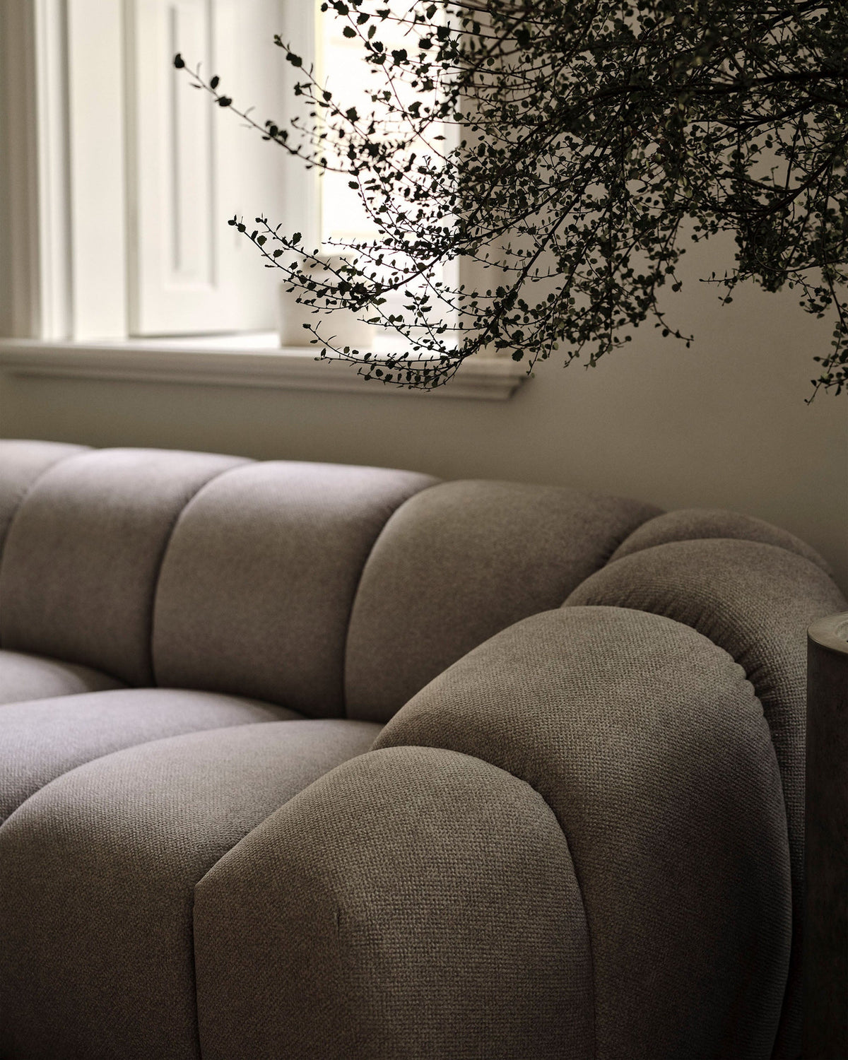 Diana Velour links Ecksofa 3 Sitzer in Terracotta-Salvador präsentiert im Onlineshop von KAQTU Design AG. L-Sofa links ist von Micadoni