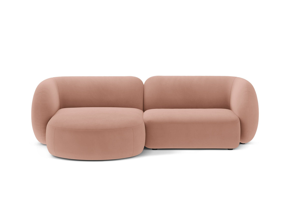 Weisses Ecksofa links Kate von Micadoni mit Baloo-Stoffbezug, schwarzen Kunststoffbeinen und modularem Aufbau, Masse 255x176x76 cm