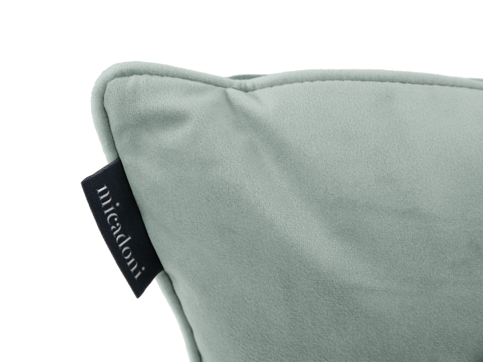 Rachel Velour Pillow  in Mint präsentiert im Onlineshop von KAQTU Design AG. Deko Kissen ist von Micadoni