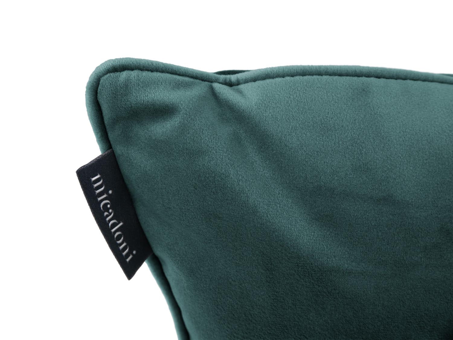 Rachel Velour Pillow  in Petrol präsentiert im Onlineshop von KAQTU Design AG. Deko Kissen ist von Micadoni