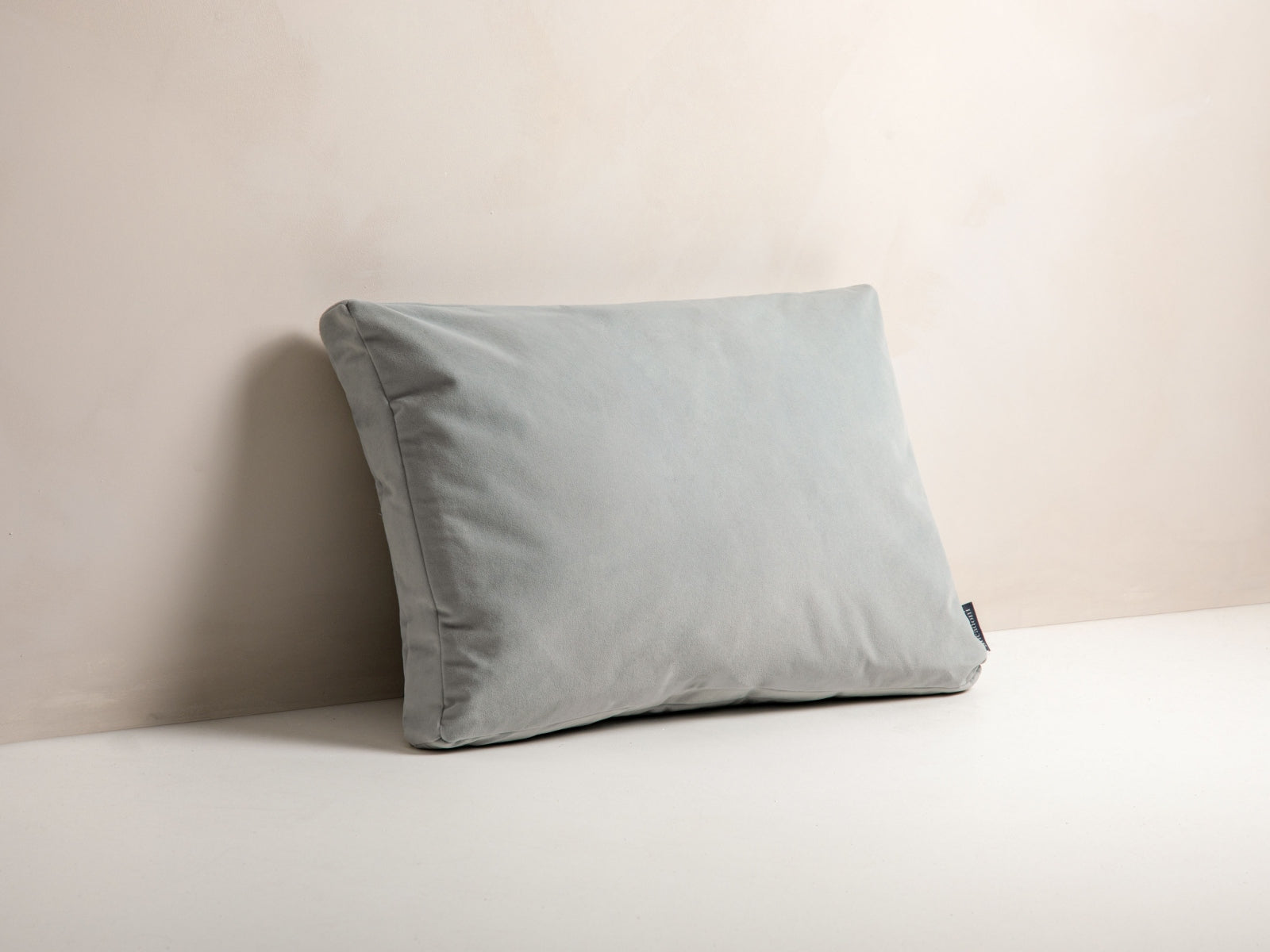Stripy Velour Pillow  in Light Grey präsentiert im Onlineshop von KAQTU Design AG. Deko Kissen ist von Micadoni