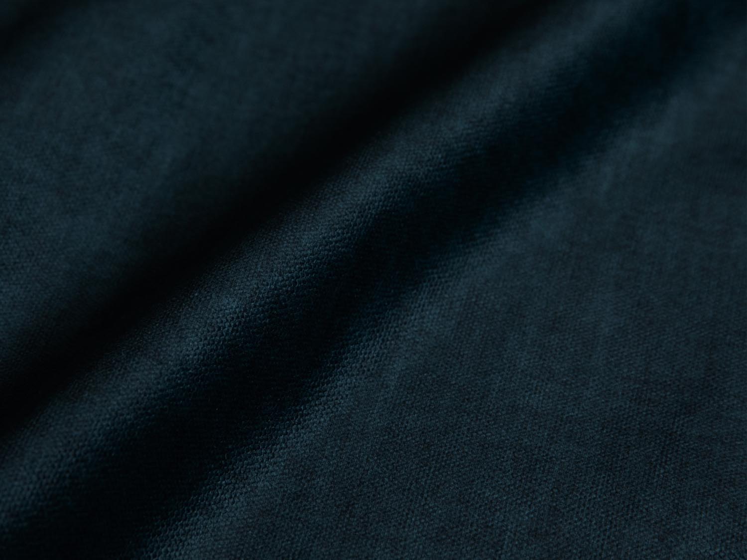 Martina Kissen  4cm in Deep Petrol präsentiert im Onlineshop von KAQTU Design AG. Deko Kissen ist von Micadoni