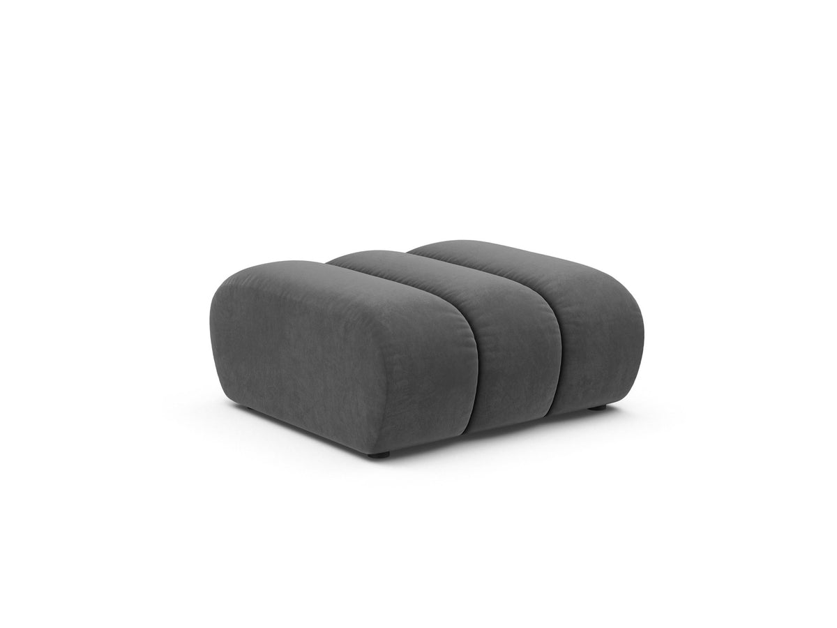 Beiger Pouf Lupine von Micadoni aus Venus-Samtstoff mit kurzen Kunststoffbeinen, quadratische Form, Masse 95x92x43 cm.