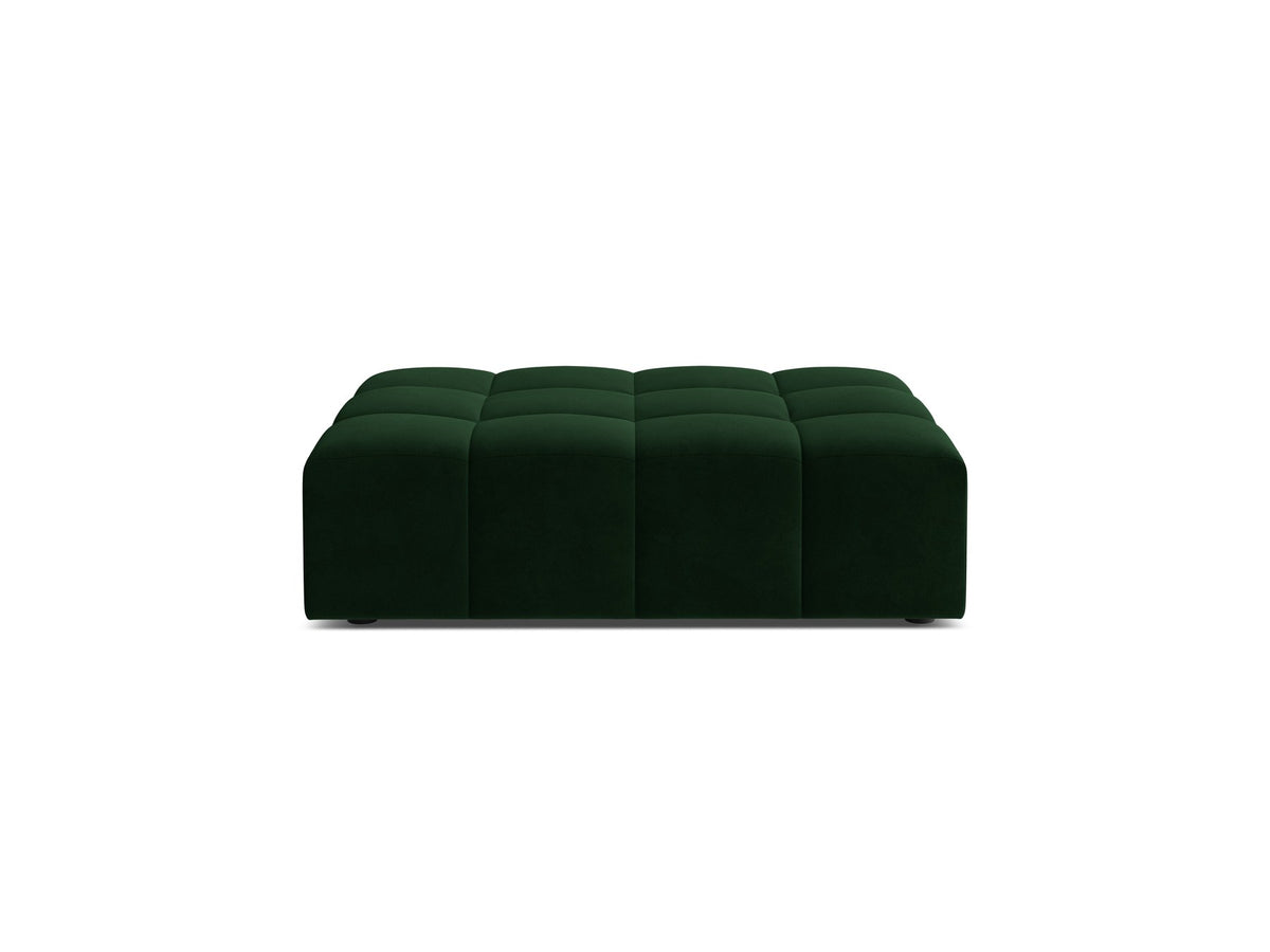 Beiger Pouf Jennifer von Micadoni mit Bluvel-Stoffbezug und schwarzen Kunststoffbeinen, Masse 102 x 84 x 42 cm, freigestellt fotografiert.