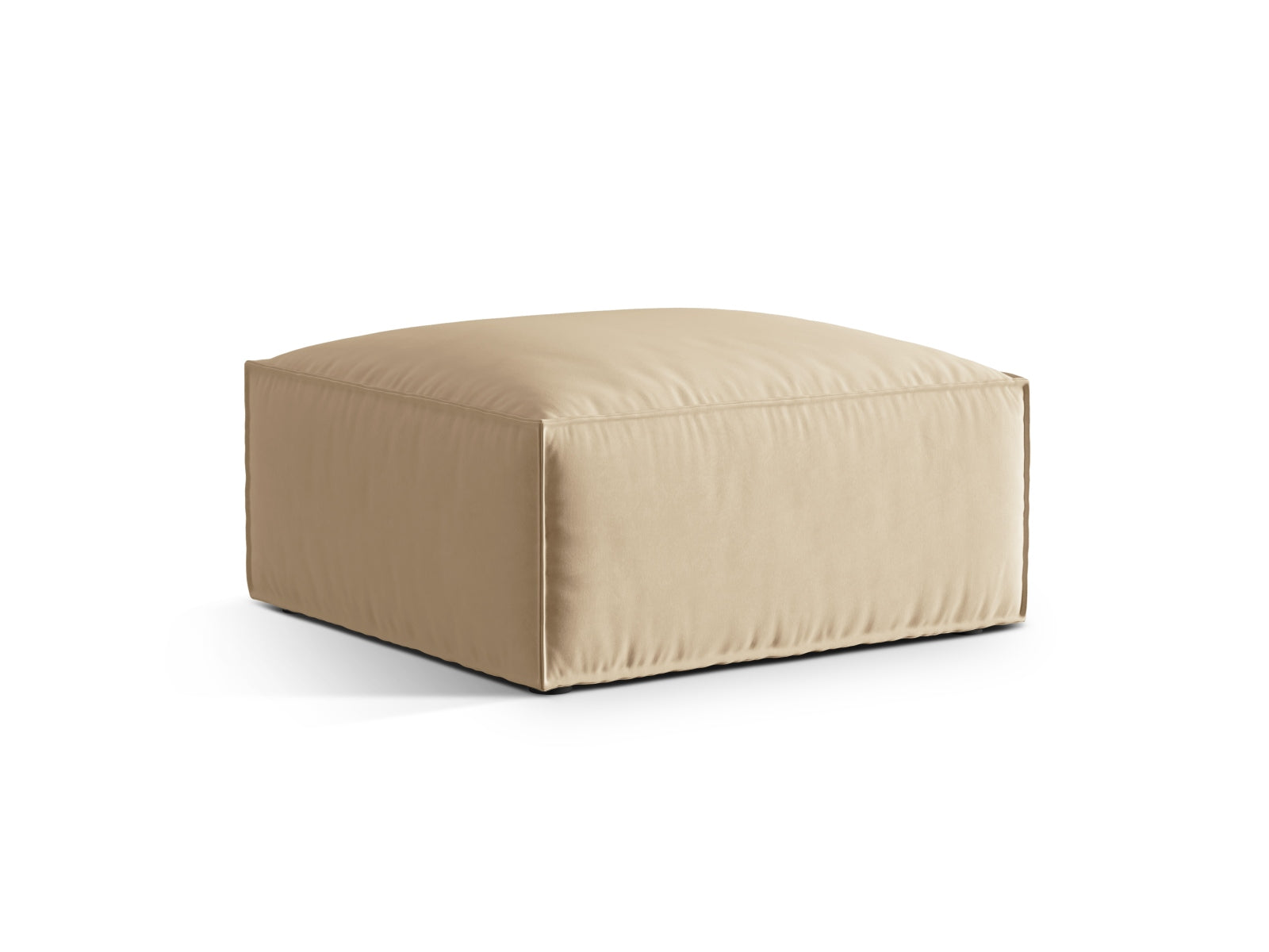 Eleganter Nuria Velour Pouf in sanftem Nude-Ton, ideal für stilvolle Wohnräume. Teil der modularen Sofaserie von Micadoni.