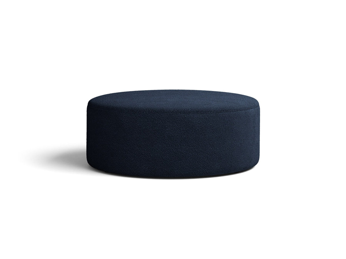 Weisser Pouf Dia von Micadoni mit strukturiertem Bouclé-Stoff, quadratischer Form und niedrigen Beinen aus Polypropylen.