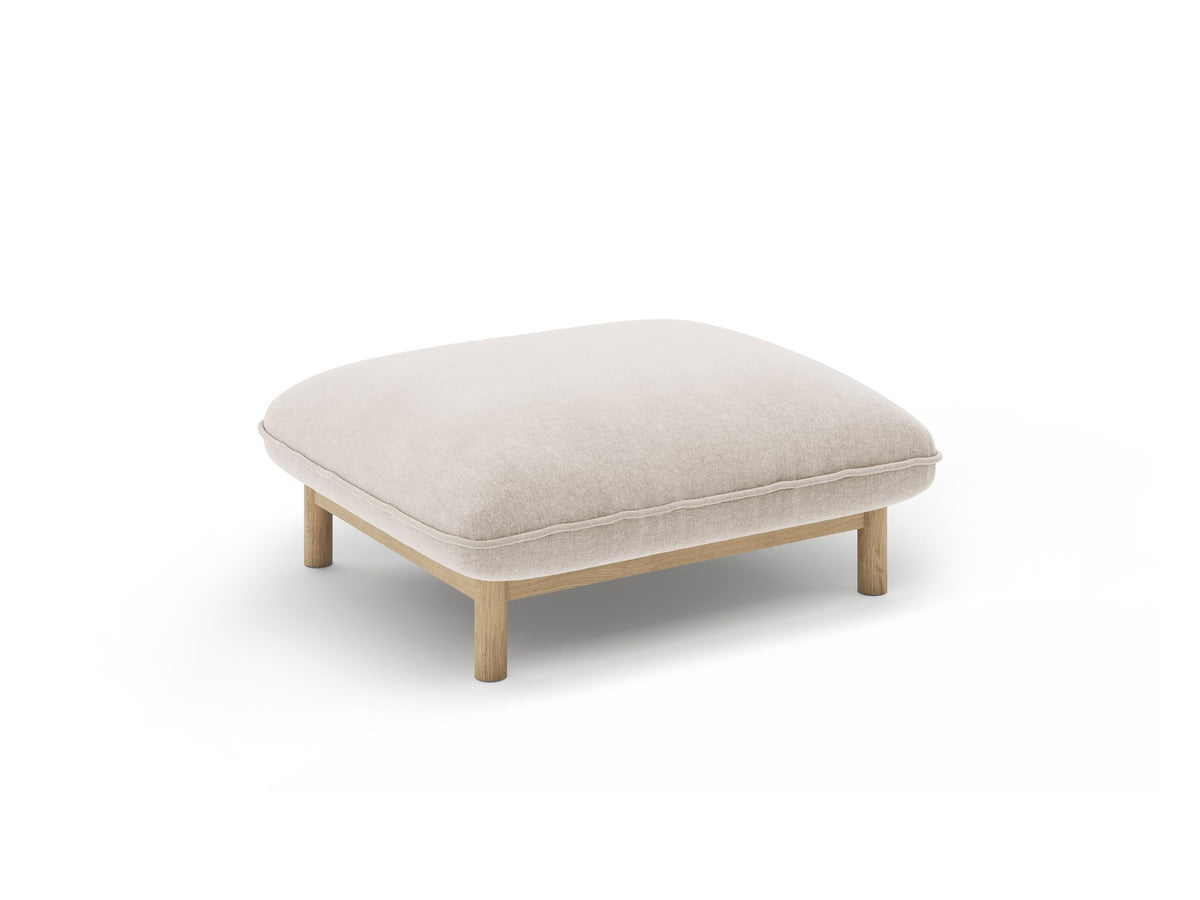 Runder Pouf Ada in Mandel beige mit Casino-Veloursbezug und sichtbaren Holzbeinen, Sitzhöhe 44 cm, hergestellt von Micadoni.