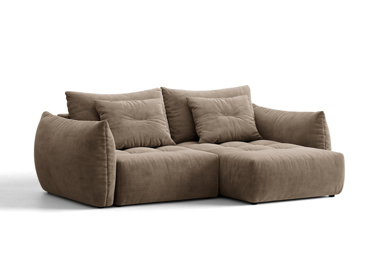 Ecksofa Bloom mit Schlaffunktion von Micadoni in Sand, Bettsofa rechts mit Casino-Veloursbezug und schwarzen Kunststoffbeinen.