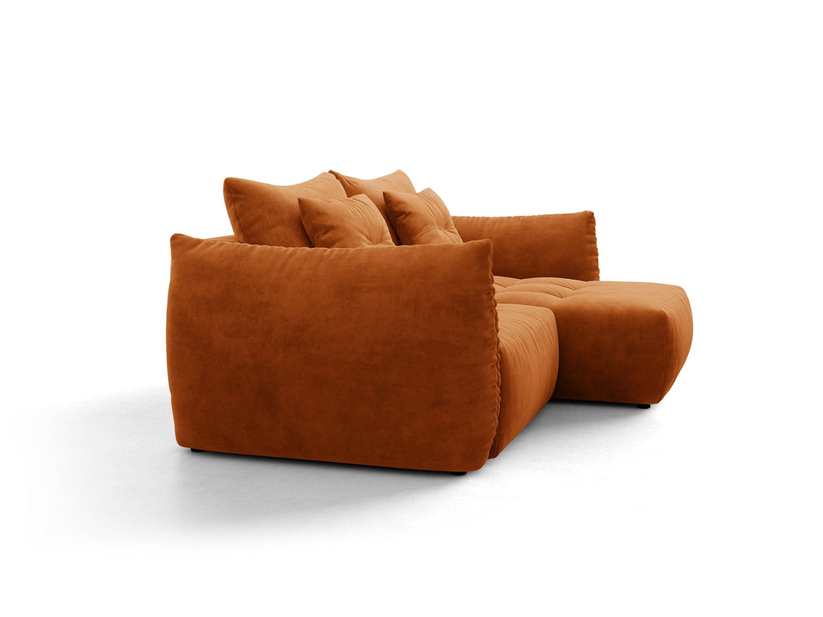 Ecksofa Bloom mit Schlaffunktion von Micadoni in Sand, Bettsofa rechts mit Casino-Veloursbezug und schwarzen Kunststoffbeinen.