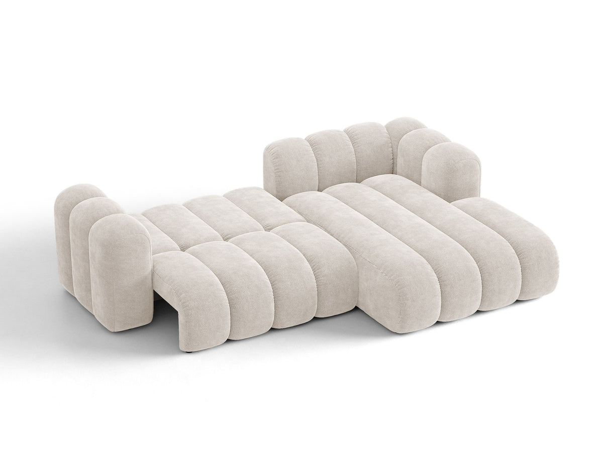 Beiges Ecksofa Lupine von Micadoni mit rechter Ausrichtung, Stoffbezug Eden Pearl, schwarzen Kunststoffbeinen und integriertem Bettkasten.