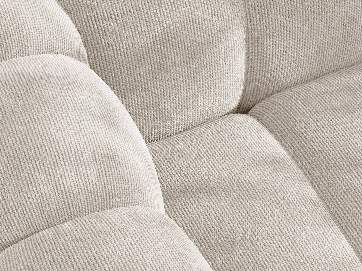 Beiges Ecksofa Lupine von Micadoni mit rechter Ausrichtung, Stoffbezug Eden Pearl, schwarzen Kunststoffbeinen und integriertem Bettkasten.