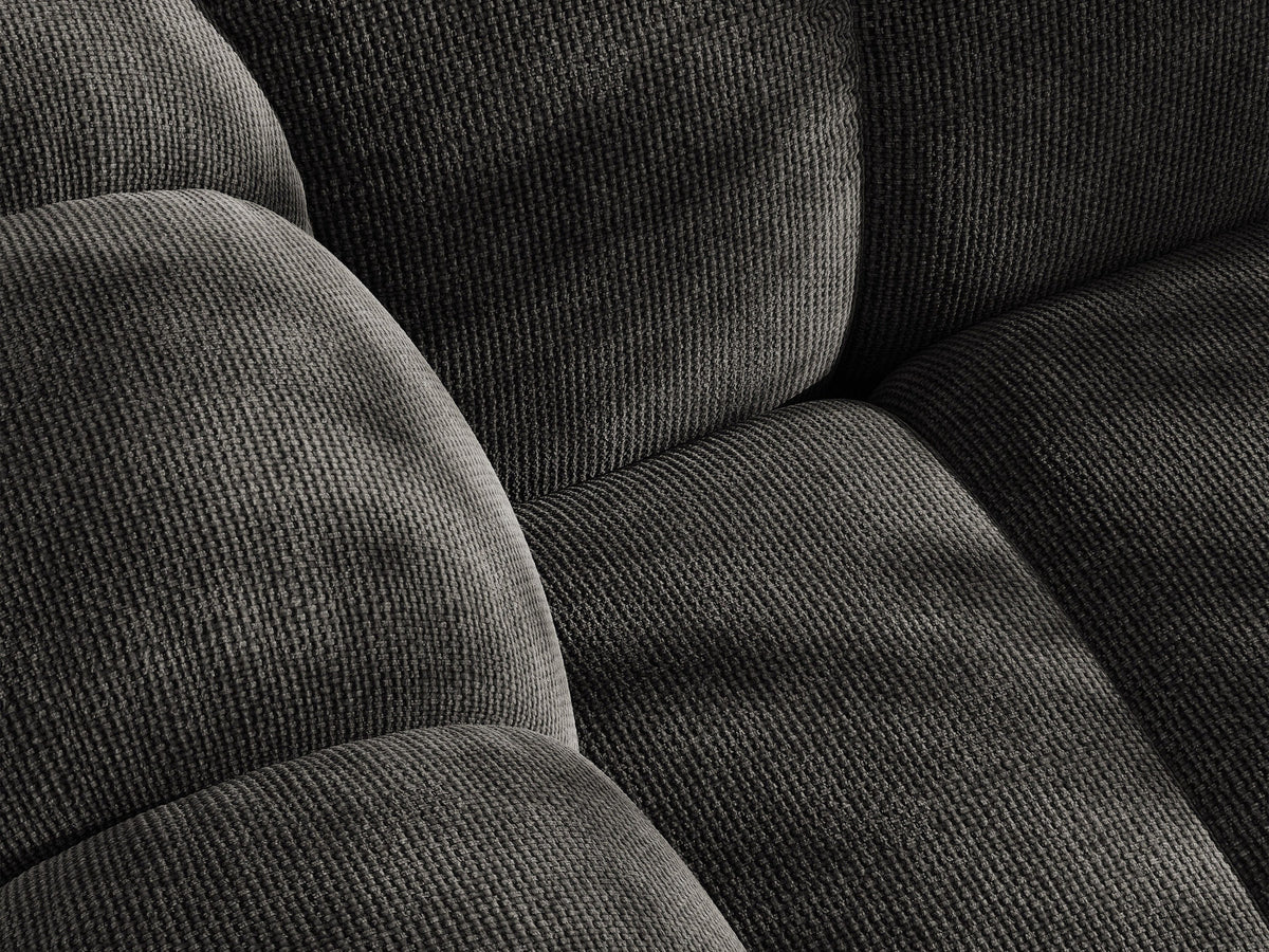 Beiges Ecksofa Lupine von Micadoni mit rechter Ausrichtung, Stoffbezug Eden Pearl, schwarzen Kunststoffbeinen und integriertem Bettkasten.