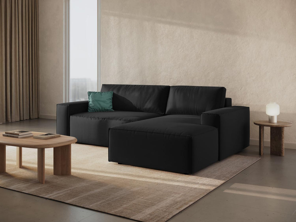 Jodie Velour Ecksofa rechts mit Schlaffunktion und Stauraumbox 3 Sitzer in Black-Bluvel präsentiert im Onlineshop von KAQTU Design AG. Bettsofa rechts ist von Micadoni