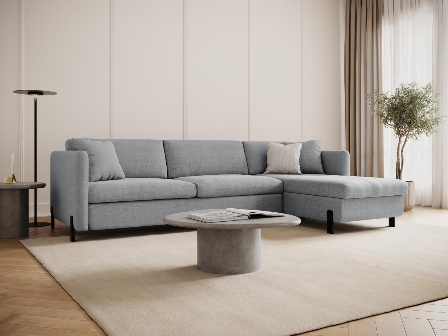 Stylisches Gloria Ecksofa in Hellgrau, 4-Sitzer mit Schlaffunktion und Stauraum, ideal für moderne Wohnräume.