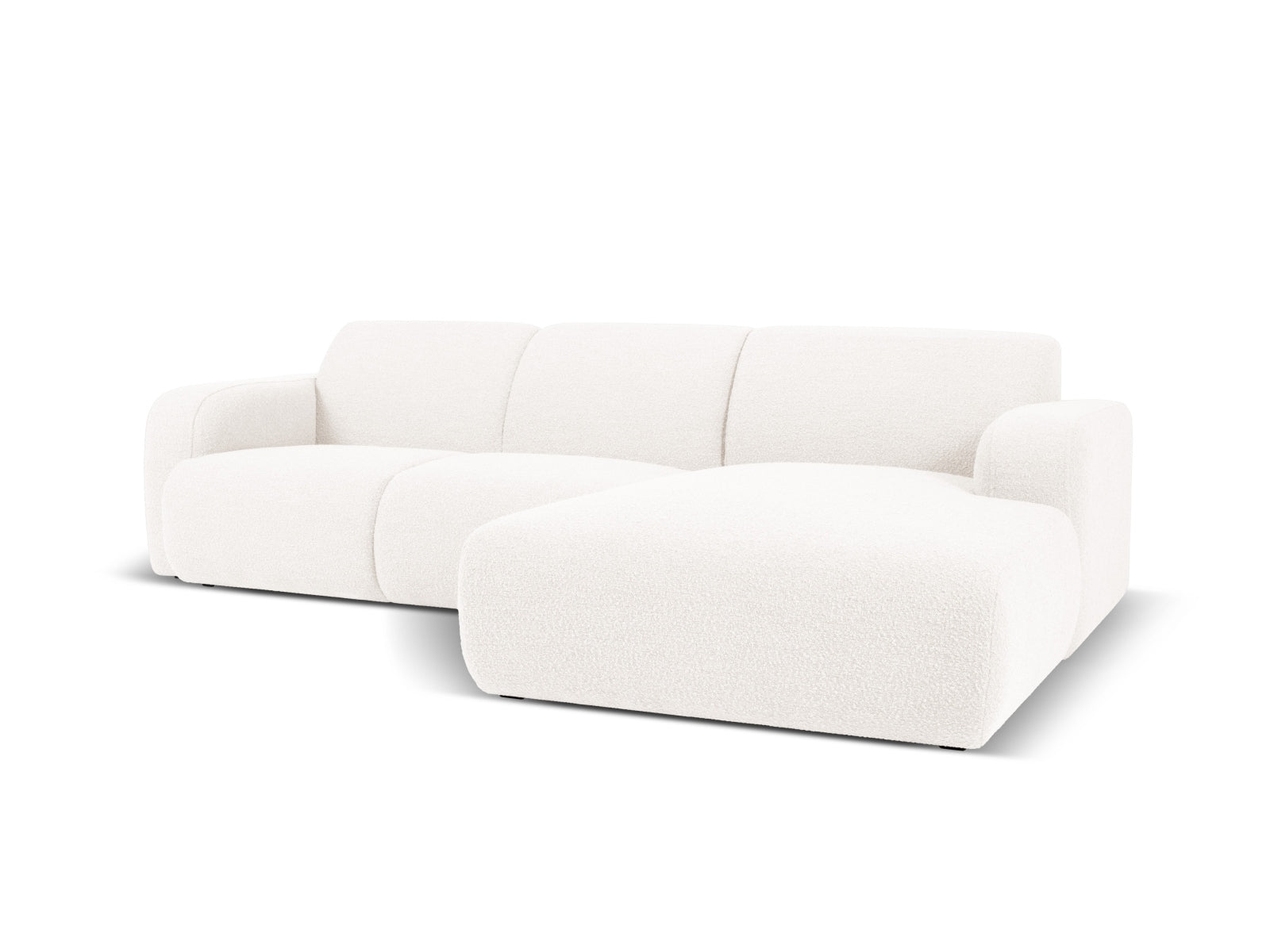 Elegantes Molino Boucle Ecksofa rechts, 4-Sitzer in stilvollem White-Baloo, ideal für moderne Wohnräume, erhältlich bei KAQTU Design AG.