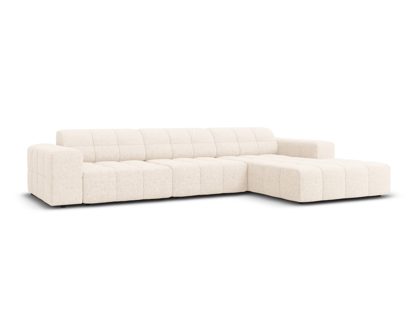 Entdecken Sie das elegante Jennifer Ecksofa rechts von Micadoni – ein 4-Sitzer, der modernen Stil und höchsten Komfort vereint.