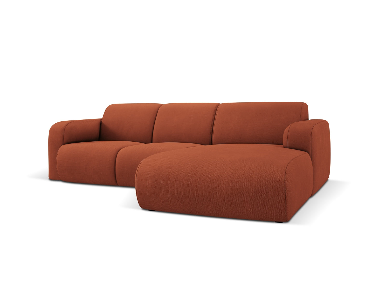 Elegantes Molino Ecksofa in Orange-Rebel, 4-Sitzer, rechtsseitig, perfekt für stilvolle Wohnzimmer und gemütliche Entspannung.