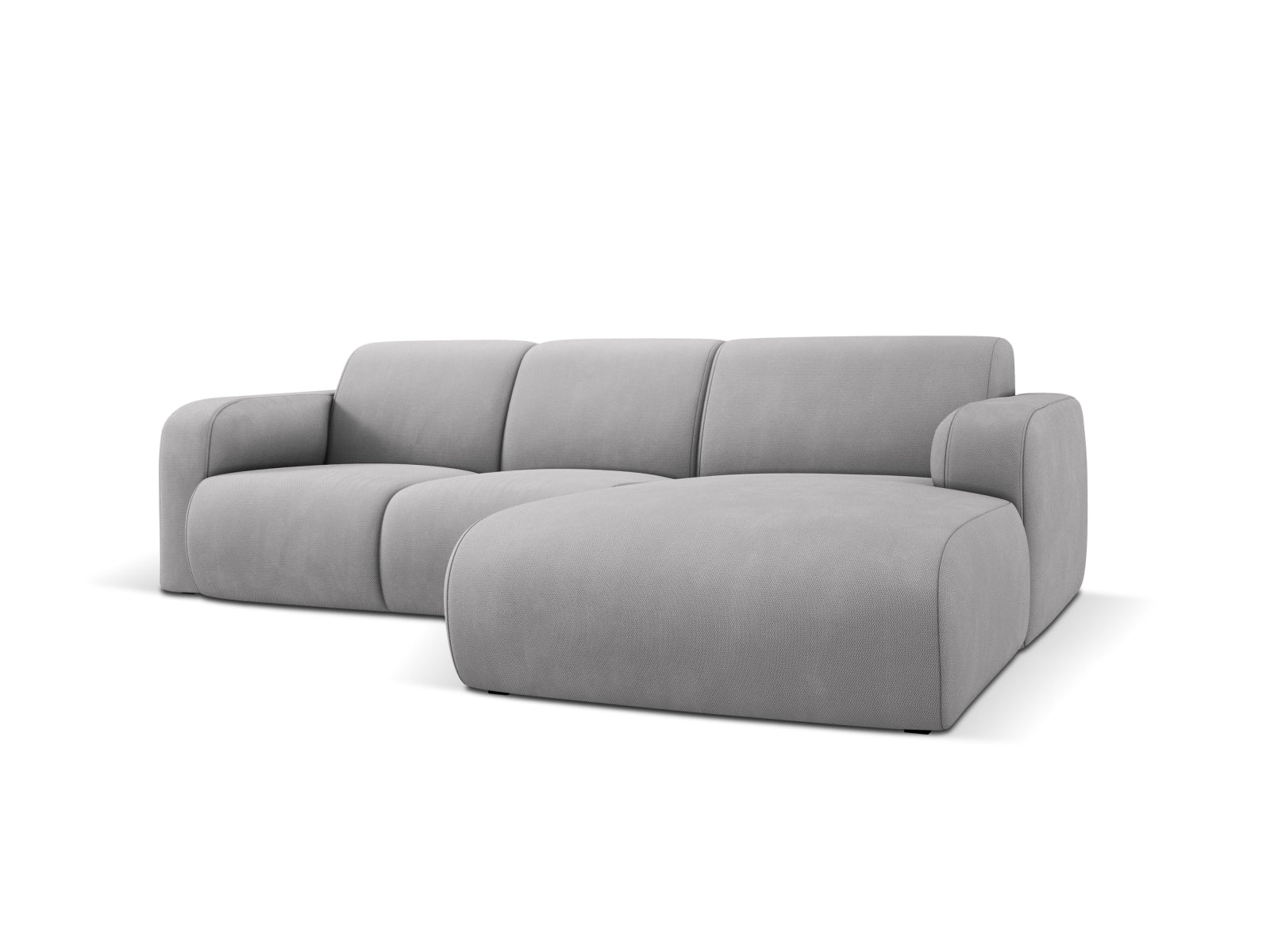Elegantes Molino Ecksofa in sanftem Grau, bietet Platz für 4 Personen. Ideal für stilvolle Wohnzimmer und gemütliche Abende.