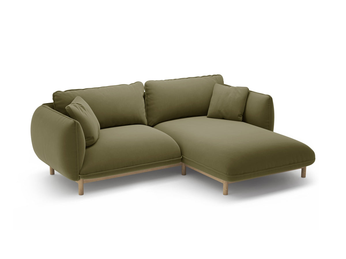 Foto des Ada Linkes Ecksofa von Micadoni in Mandel beige: L-Sofa mit rundem Armlehnen-Design, Buchenholzbeinen und Velours-Bezug Casino Lion.