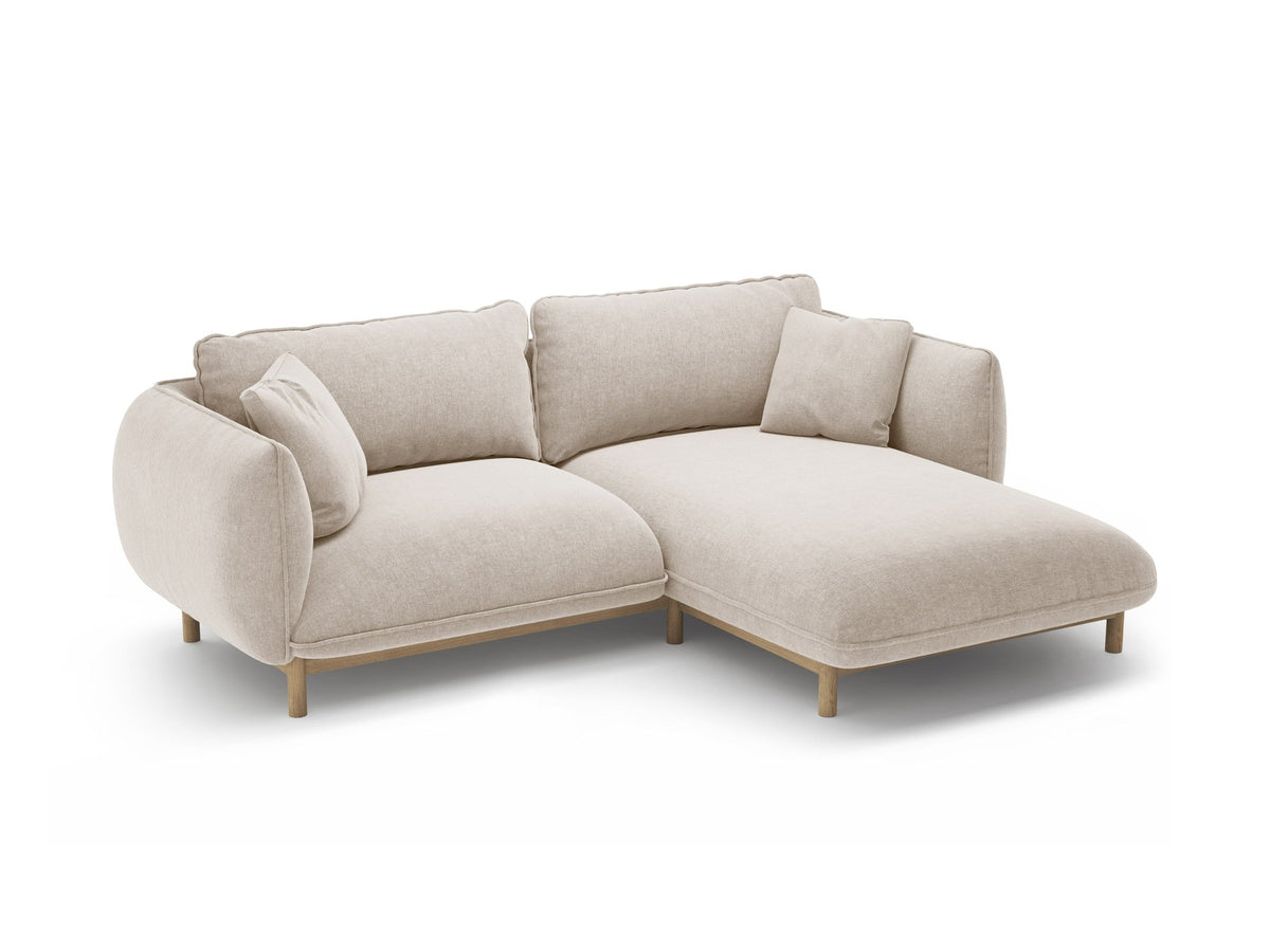 Foto des Ada Linkes Ecksofa von Micadoni in Mandel beige: L-Sofa mit rundem Armlehnen-Design, Buchenholzbeinen und Velours-Bezug Casino Lion.