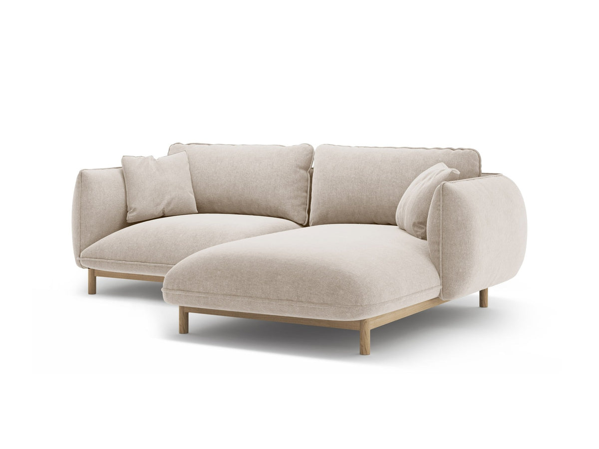 Foto des Ada Linkes Ecksofa von Micadoni in Mandel beige: L-Sofa mit rundem Armlehnen-Design, Buchenholzbeinen und Velours-Bezug Casino Lion.