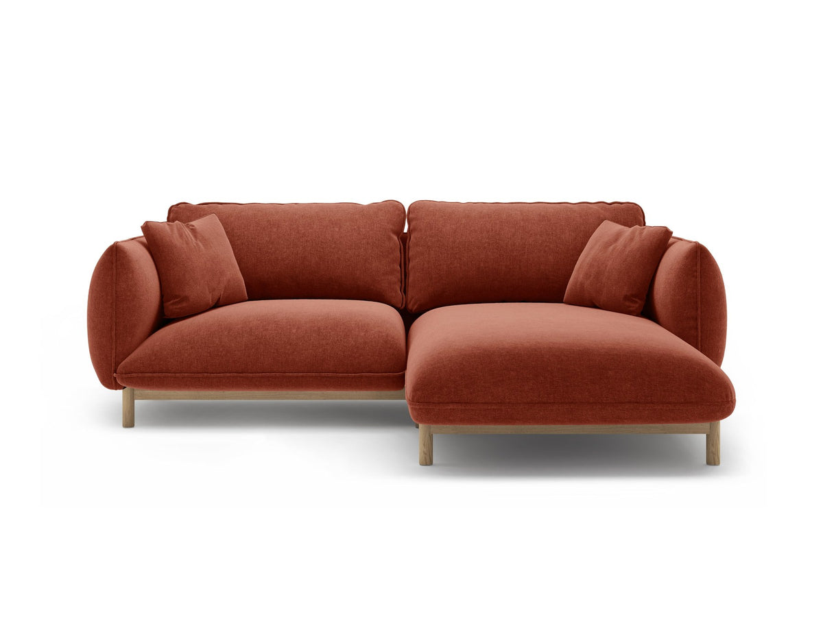 Foto des Ada Linkes Ecksofa von Micadoni in Mandel beige: L-Sofa mit rundem Armlehnen-Design, Buchenholzbeinen und Velours-Bezug Casino Lion.