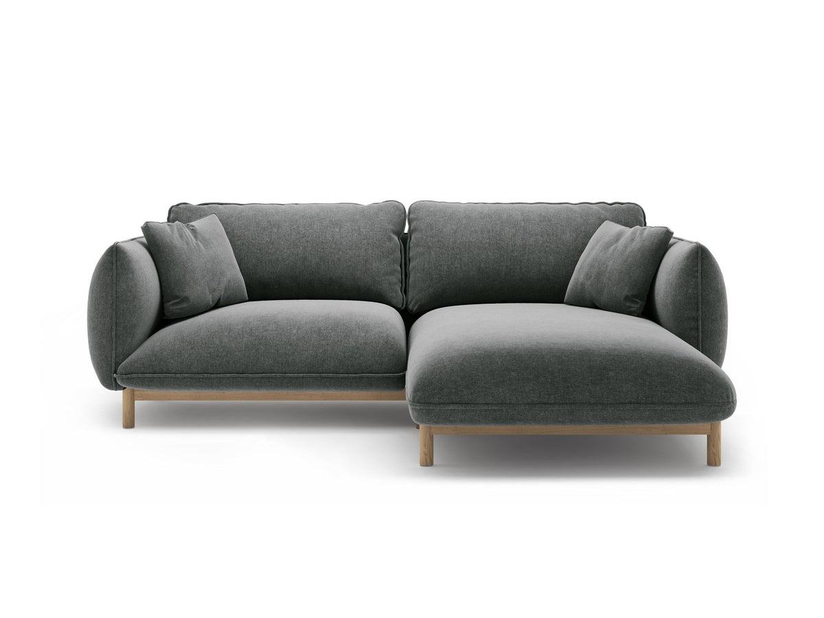 Foto des Ada Linkes Ecksofa von Micadoni in Mandel beige: L-Sofa mit rundem Armlehnen-Design, Buchenholzbeinen und Velours-Bezug Casino Lion.