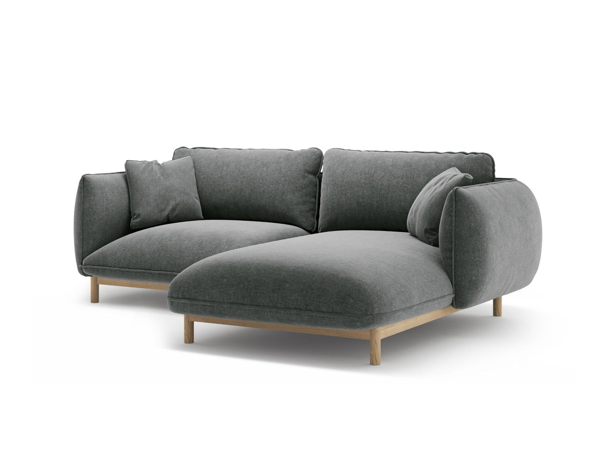 Foto des Ada Linkes Ecksofa von Micadoni in Mandel beige: L-Sofa mit rundem Armlehnen-Design, Buchenholzbeinen und Velours-Bezug Casino Lion.