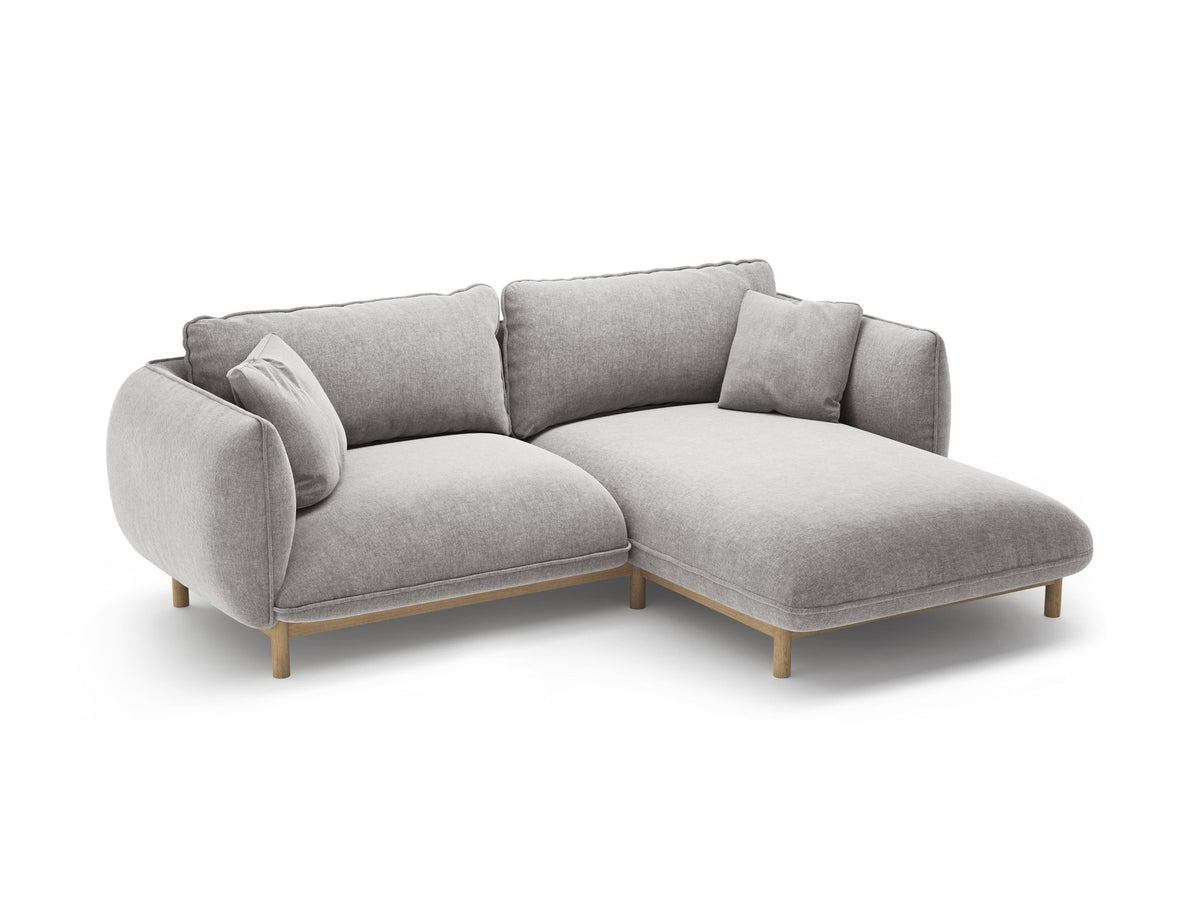 Foto des Ada Linkes Ecksofa von Micadoni in Mandel beige: L-Sofa mit rundem Armlehnen-Design, Buchenholzbeinen und Velours-Bezug Casino Lion.