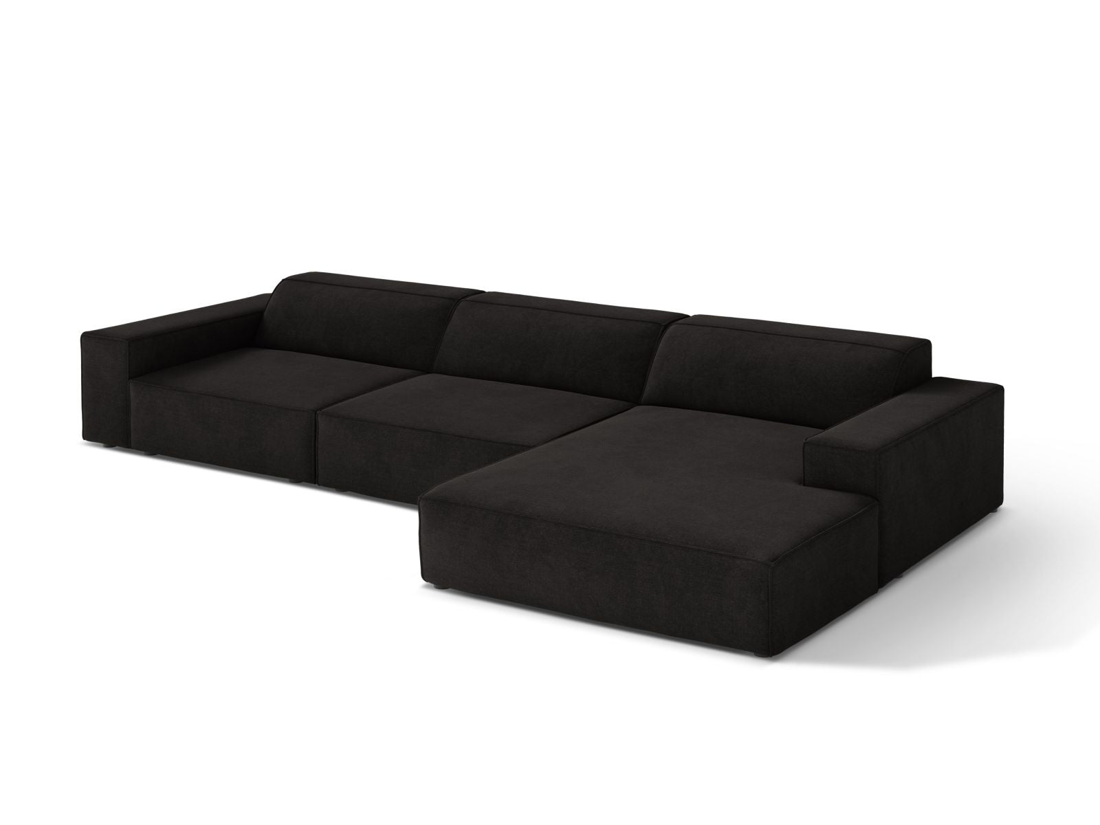 Elegantes 4-Sitzer Ecksofa Jodie in stilvollem Schwarz, ideal für moderne Wohnräume, präsentiert von Micadoni.