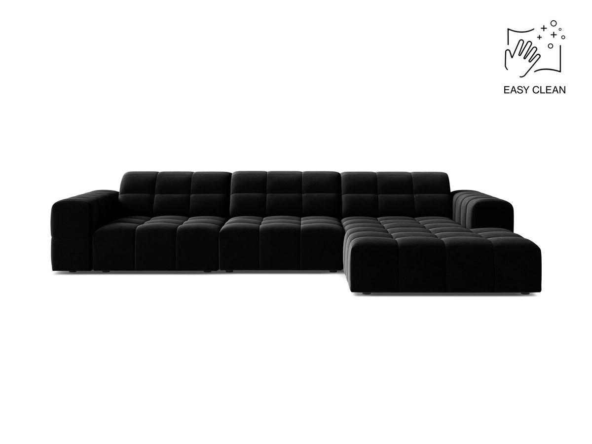 Ecksofa Jennifer von Micadoni in leichtem Beige, L-Form mit rechter Ausrichtung, Bluvel-Stoff und schwarzen Kunststoffbeinen.