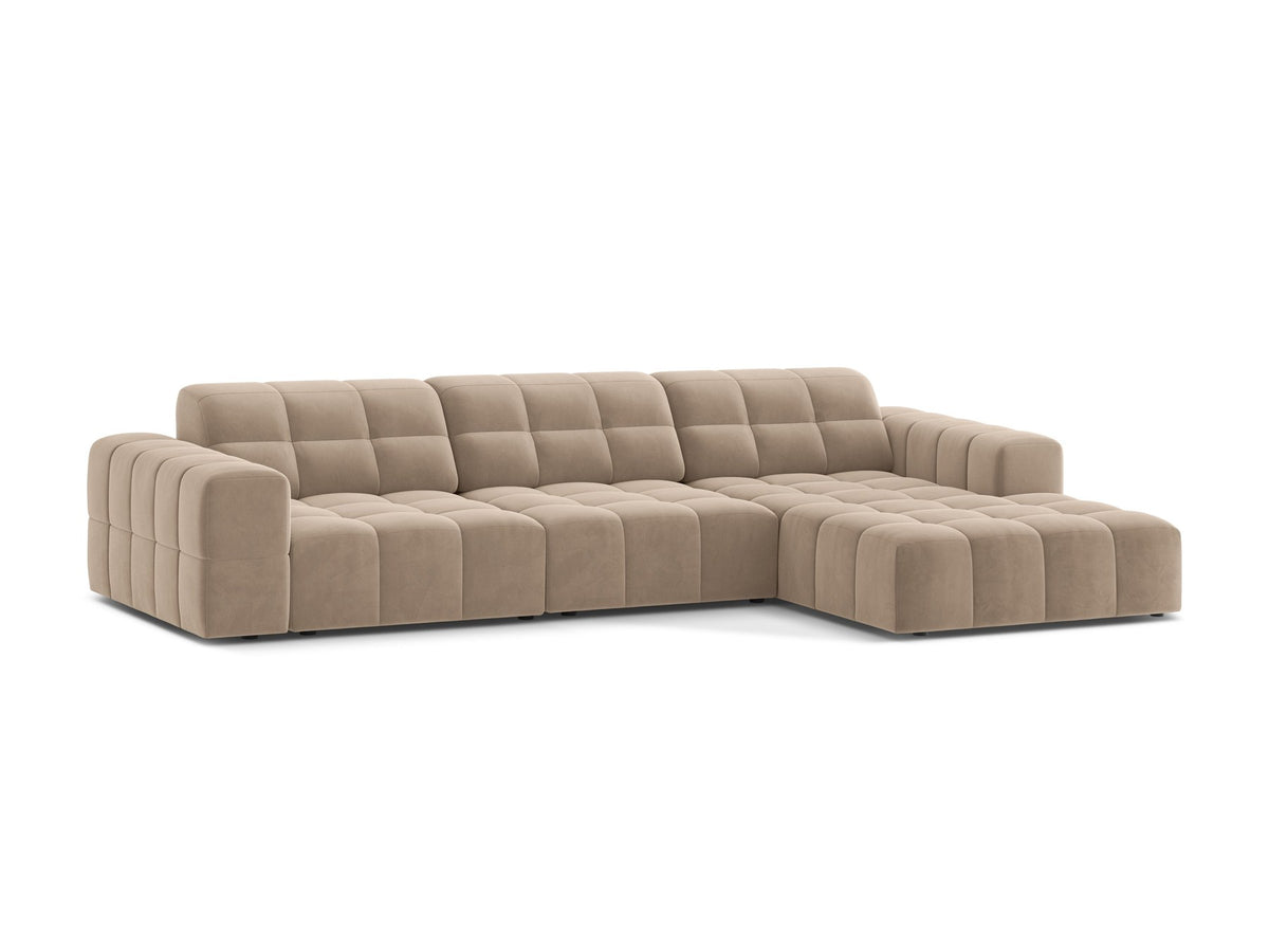 Ecksofa Jennifer von Micadoni in leichtem Beige, L-Form mit rechter Ausrichtung, Bluvel-Stoff und schwarzen Kunststoffbeinen.