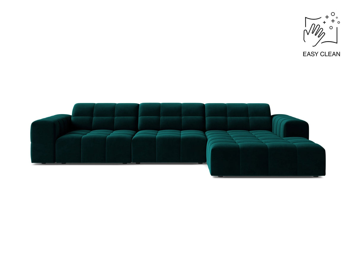 Ecksofa Jennifer von Micadoni in leichtem Beige, L-Form mit rechter Ausrichtung, Bluvel-Stoff und schwarzen Kunststoffbeinen.