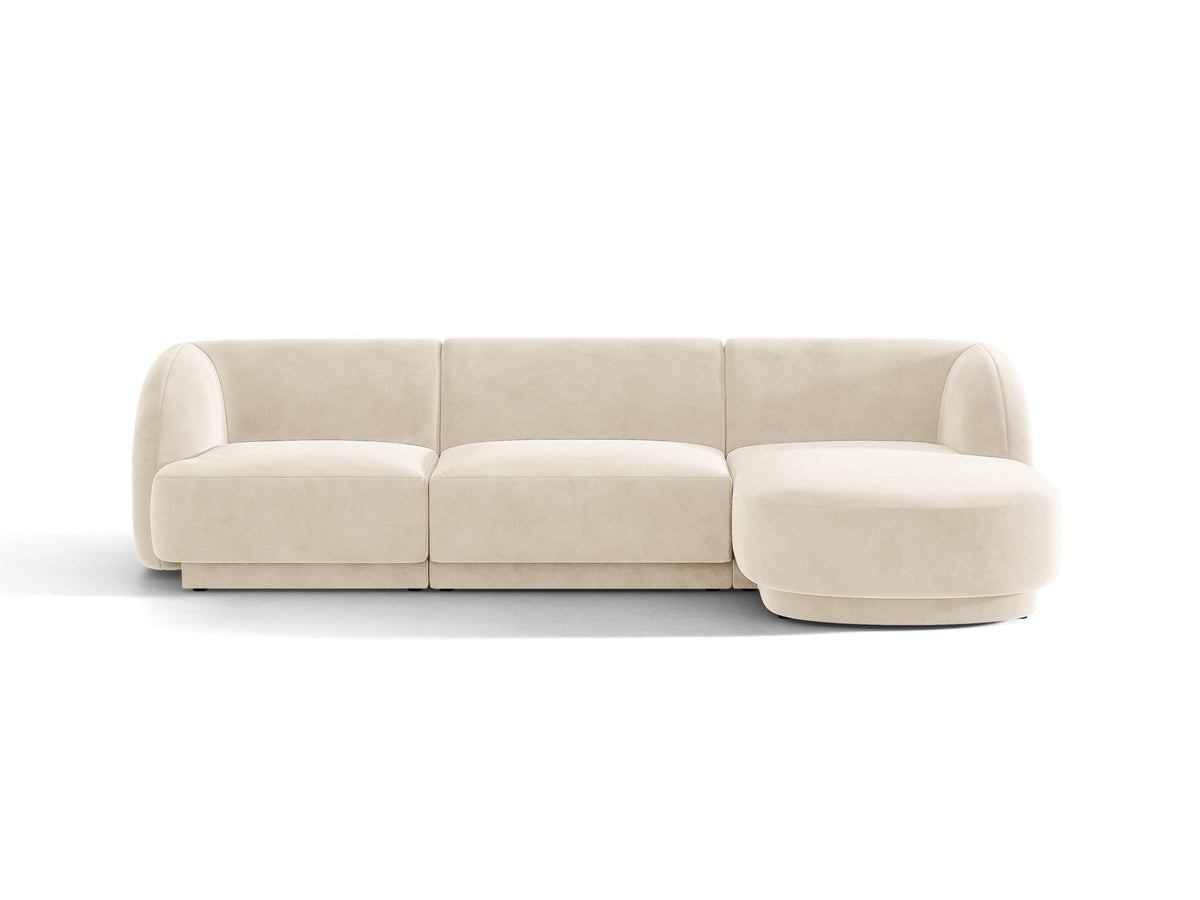 Dunkelbeiges L-Sofa Miley von Micadoni mit Bluvel-Stoffbezug, schwarzen Kunststoffbeinen und modularer Bauweise, rechts ausgerichtet.