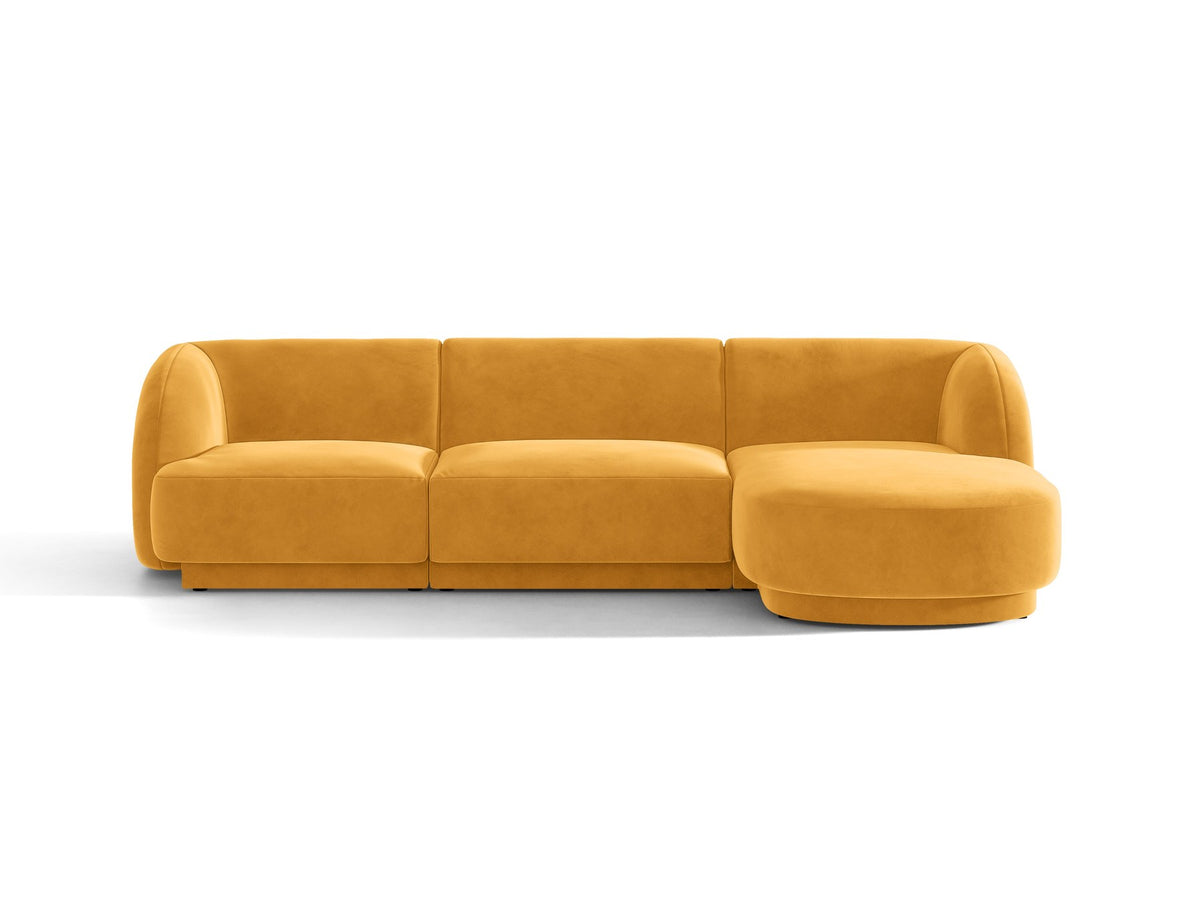 Dunkelbeiges L-Sofa Miley von Micadoni mit Bluvel-Stoffbezug, schwarzen Kunststoffbeinen und modularer Bauweise, rechts ausgerichtet.