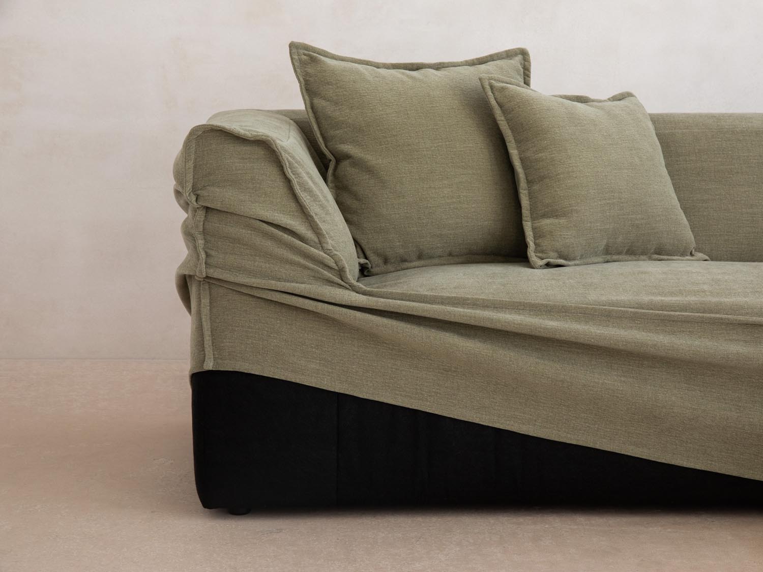 Milton Ecksofa rechts 4 Sitzer in Sand präsentiert im Onlineshop von KAQTU Design AG. Ecksofa rechts ist von Micadoni