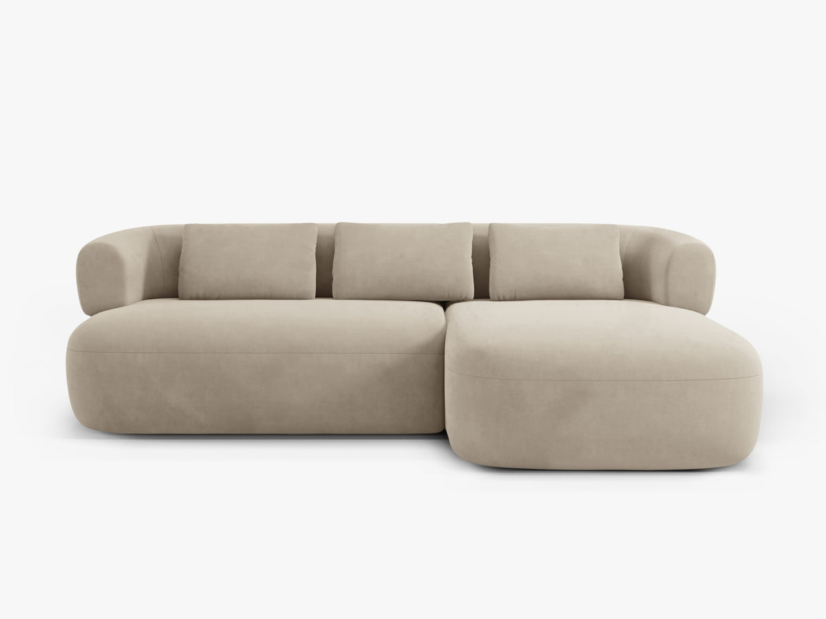 Jenny Velour Ecksofa rechts 5 Sitzer in Beige-Salvador präsentiert im Onlineshop von KAQTU Design AG. L-Sofa rechts ist von Micadoni