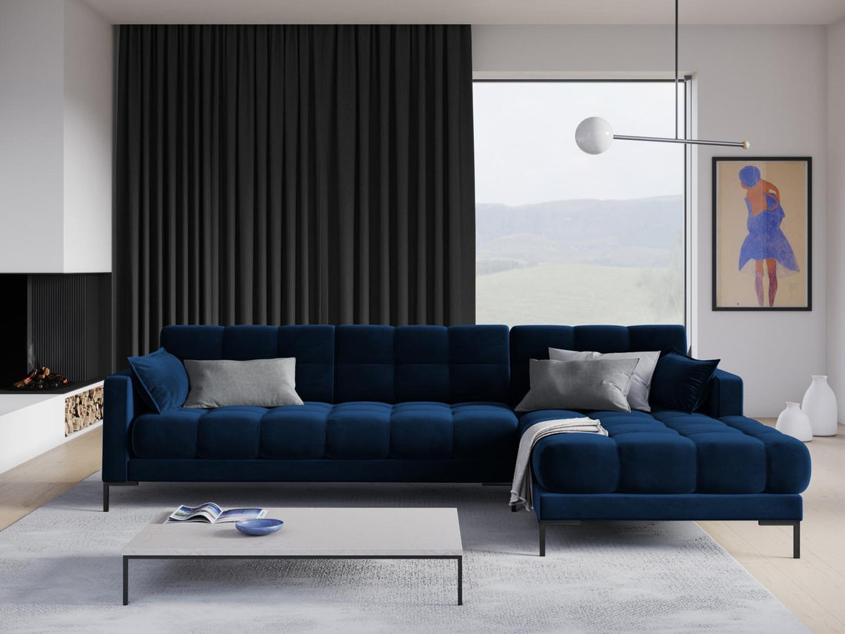Mamaia Velour Ecksofa rechts 5 Sitzer in Royal Blue/Schwarz-Bluvel präsentiert im Onlineshop von KAQTU Design AG. L-Sofa rechts ist von Micadoni