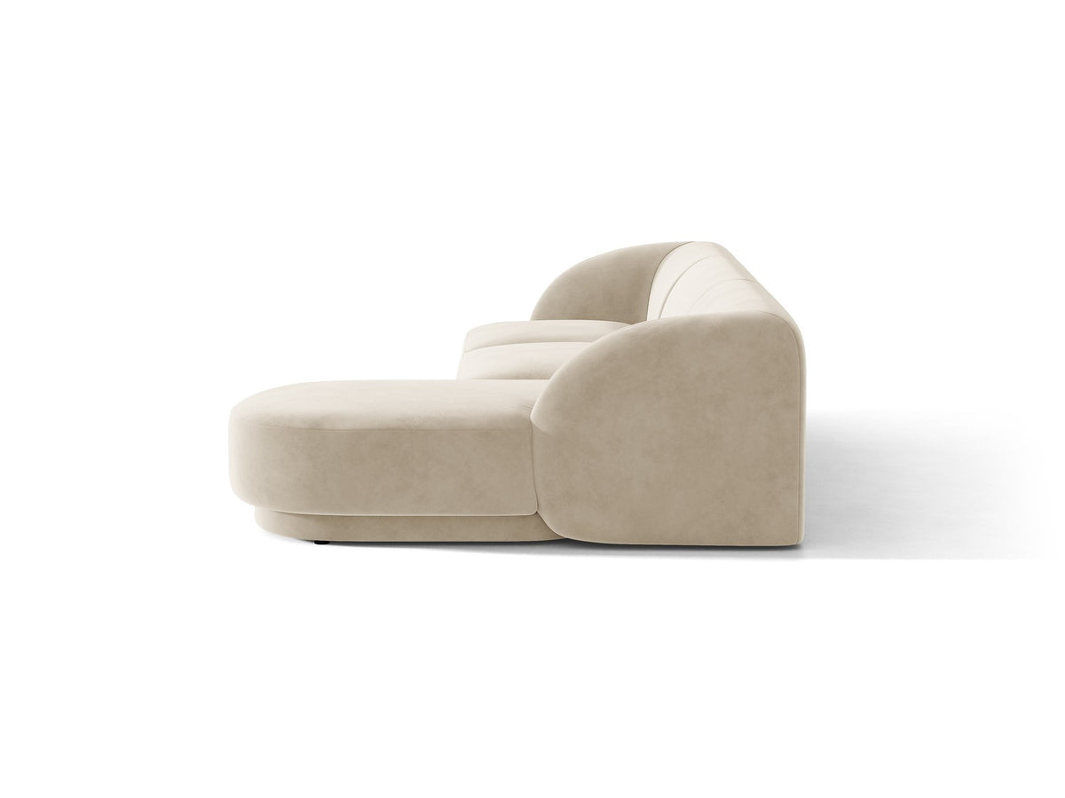 Dunkelbeiges L-Sofa Miley von Micadoni mit Bluvel-Stoffbezug, schwarzen Kunststoffbeinen und modularer Bauweise, rechts ausgerichtet.