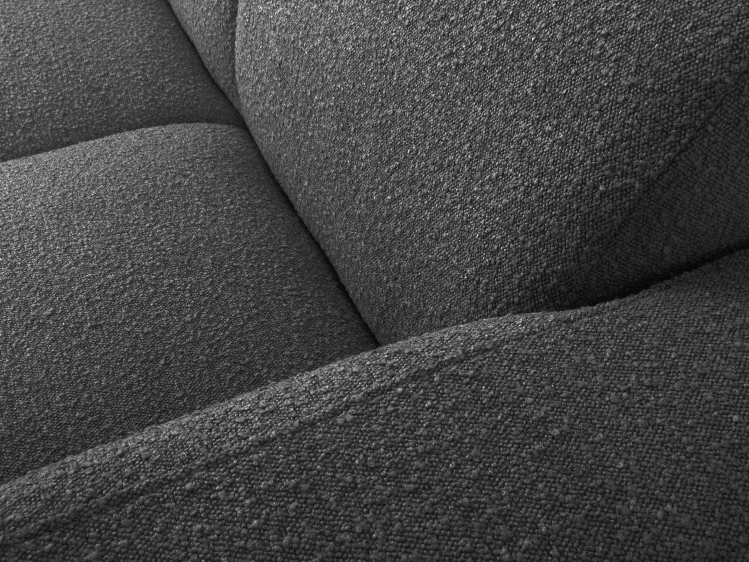 Molino Boucle Ecksofa rechts 6 Sitzer in Dark Grey präsentiert im Onlineshop von KAQTU Design AG. Ecksofa rechts ist von Micadoni