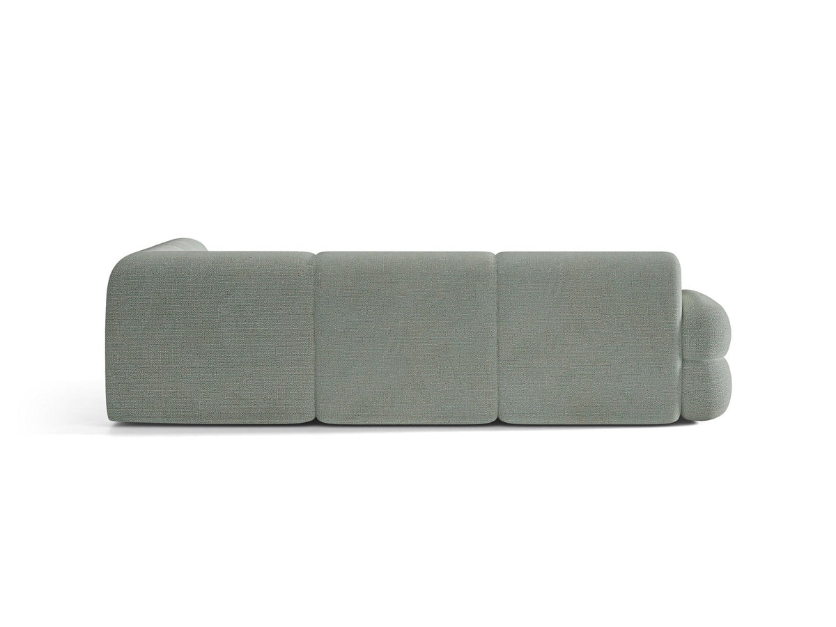 Neo Linkes Ecksofa von Micadoni in dunklem Olivgrün, L-Sofa rechts mit Bouclé-Stoffbezug, hoher Rückenlehne und schwarzen Kunststoffbeinen.