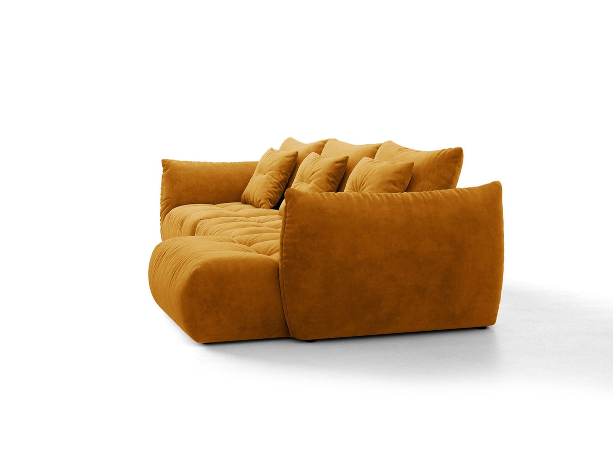 Beiges L-Sofa rechts Bloom von Micadoni mit Veloursstoff-Bezug Casino Pearl, schwarzen Kunststoffbeinen und sichtbarem Staufach unter der Sitzfläche.