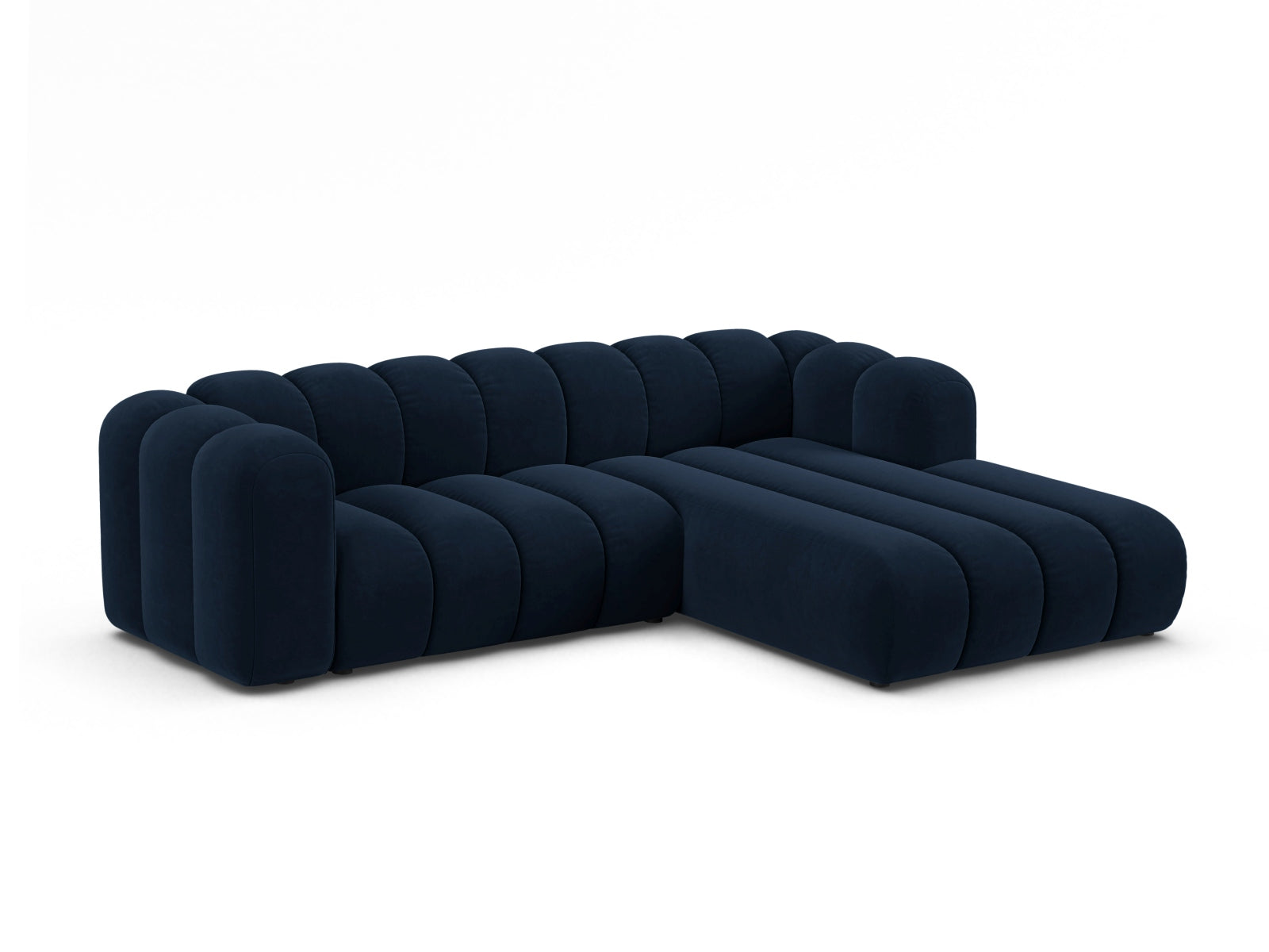 Elegantes Lupine Velour Ecksofa in Royal Blue, 4-Sitzer, modular und rechtsseitig, ideal für stilvolle Wohnräume.