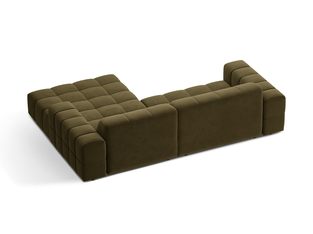 Jennifer Linkes Ecksofa von Micadoni in leichtem Beige, L-Form rechts, bezogen mit Chenille-Stoff Eden 2 Pearl, schwarze Kunststoffbeine.
