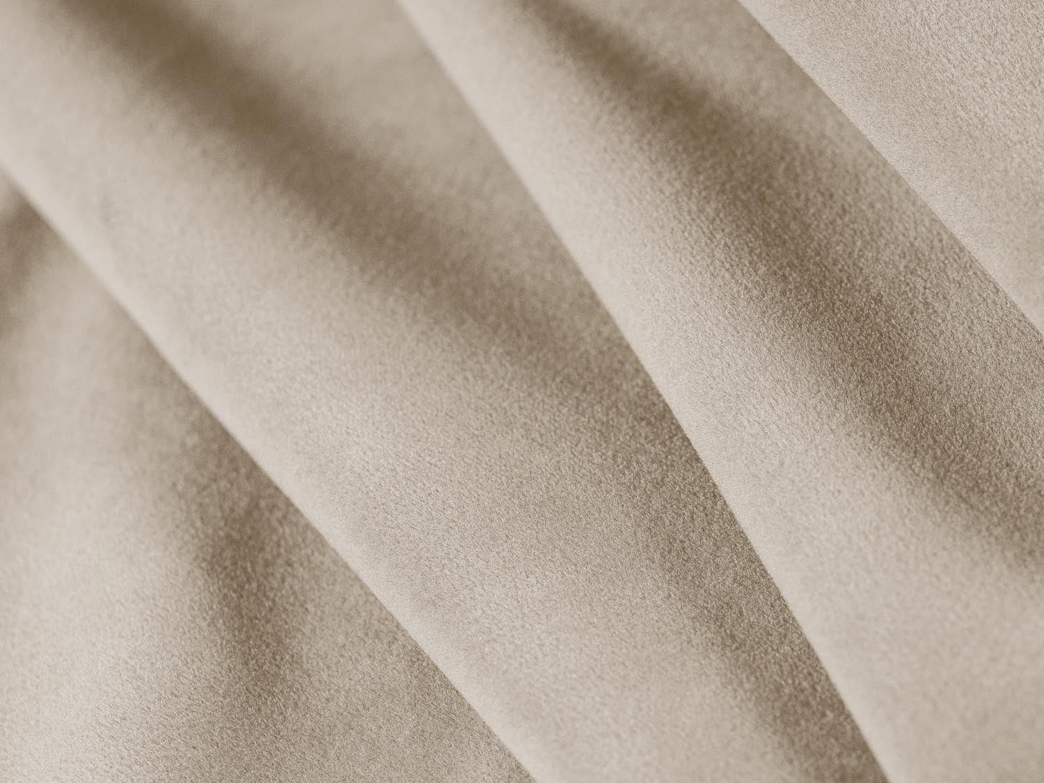 Erleben Sie das Jodie Velour Ecksofa rechts 3 Sitzer von Micadoni – ein elegantes, modulares Sofa, das Komfort und Stil in Ihr Wohnzimmer bringt.